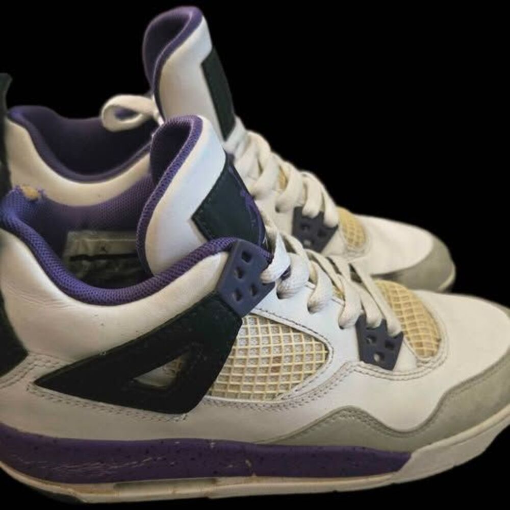 Jordans size 5Y